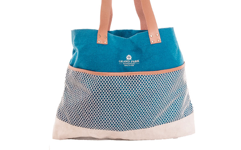 Grand Park Kodhipparu Beach Bag